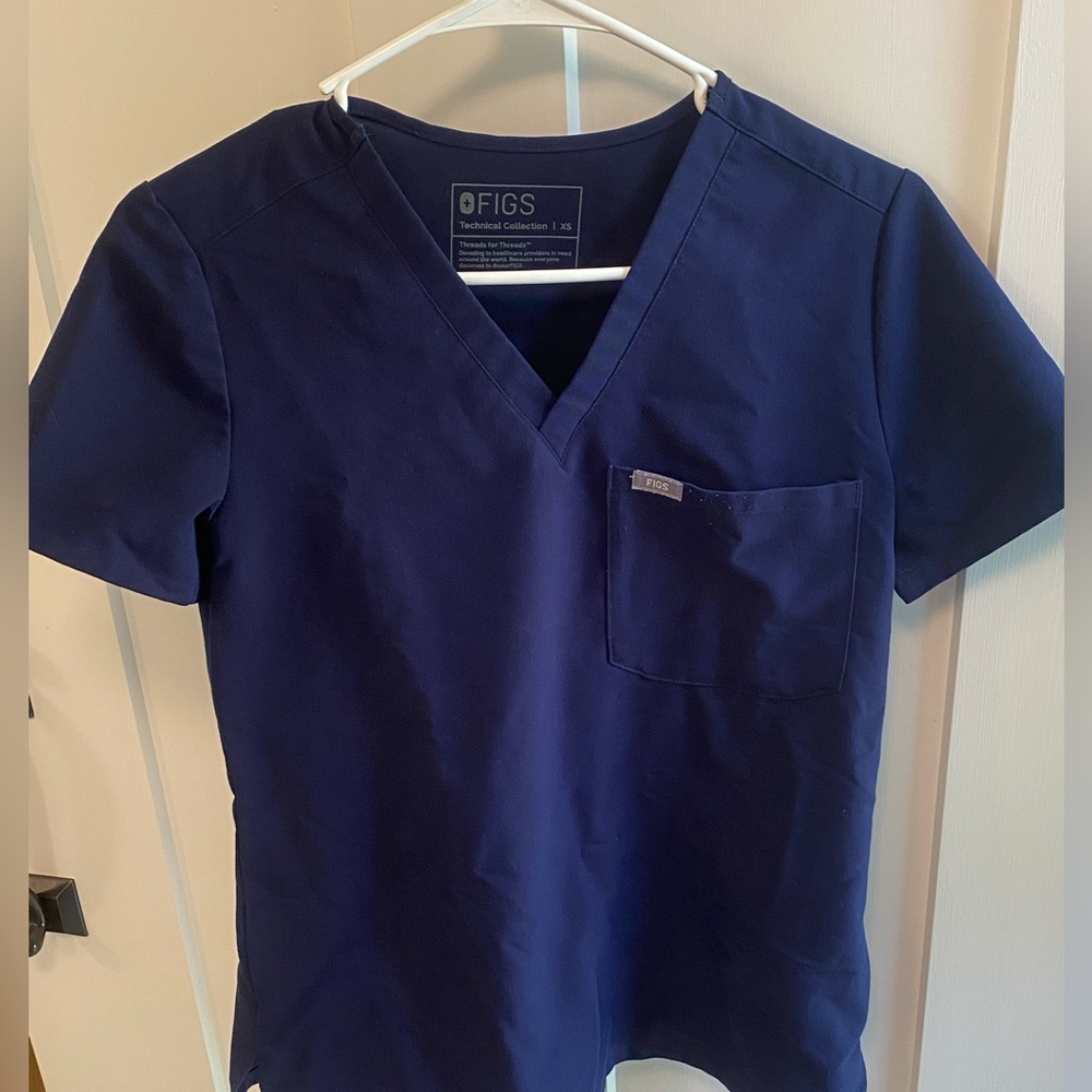 Figs navy blue top